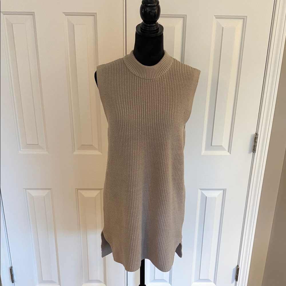 H&M Beige Ribbed Knit Top